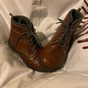 Boys GUC brown Wonder Nation dress boots